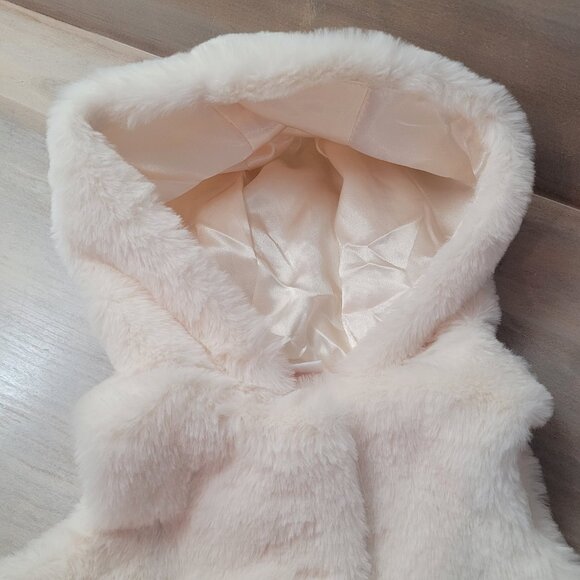 Pl Baby Collection Snap Enclosure Hooded Faux Fur Vest Size 3m Cream NEW - Picture 2 of 11